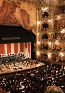 Navarro Correas anuncia una alianza con el teatro Colón